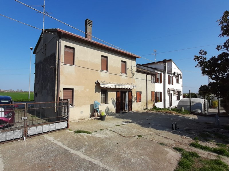 Casa Indipendente in Vendita a Rovigo, 100'000&euro;