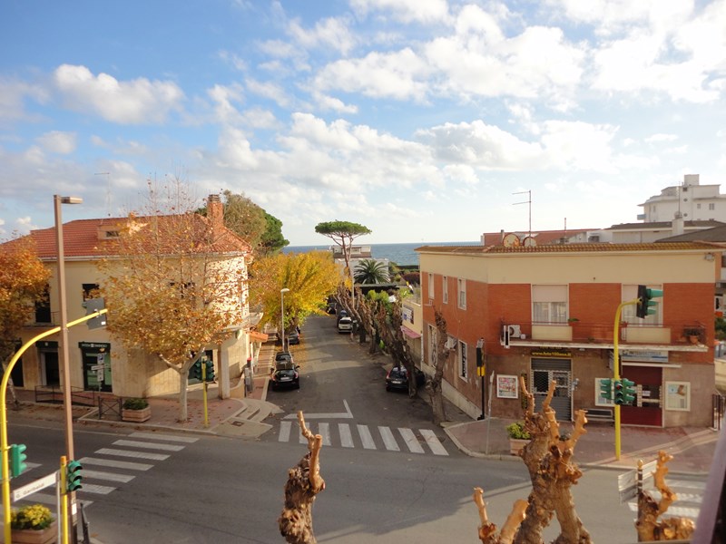 Appartamento in Vendita a Santa Marinella, zona Pirgus, 230'000€, 130 m²