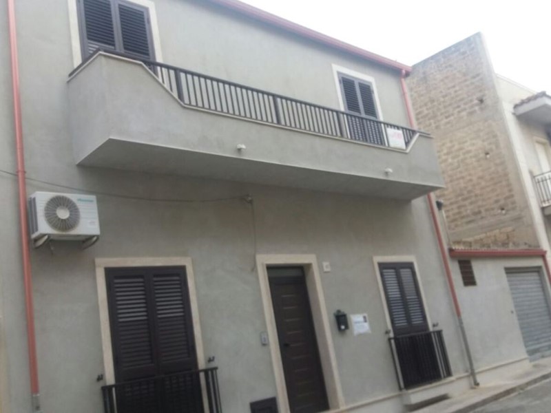 Casa Indipendente in Vendita a Rosolini, 250'000€, 