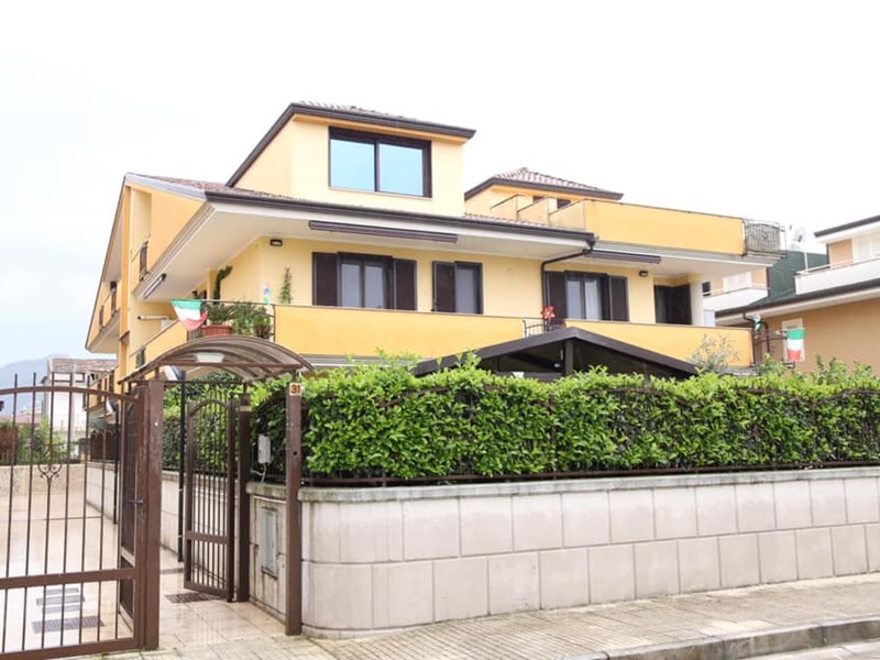 Trilocale in Vendita a Bellona, zona Residenziale , 96'000€, 80 m², con Box