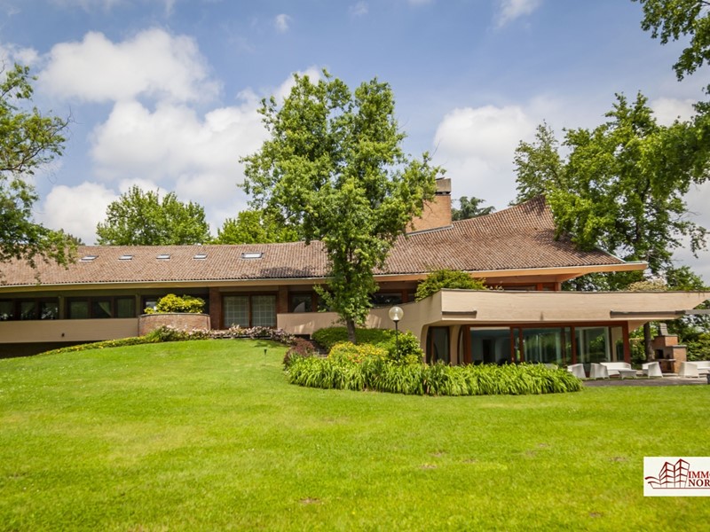 Villa in Affitto a Sedriano, 30'000€, 1000 m²