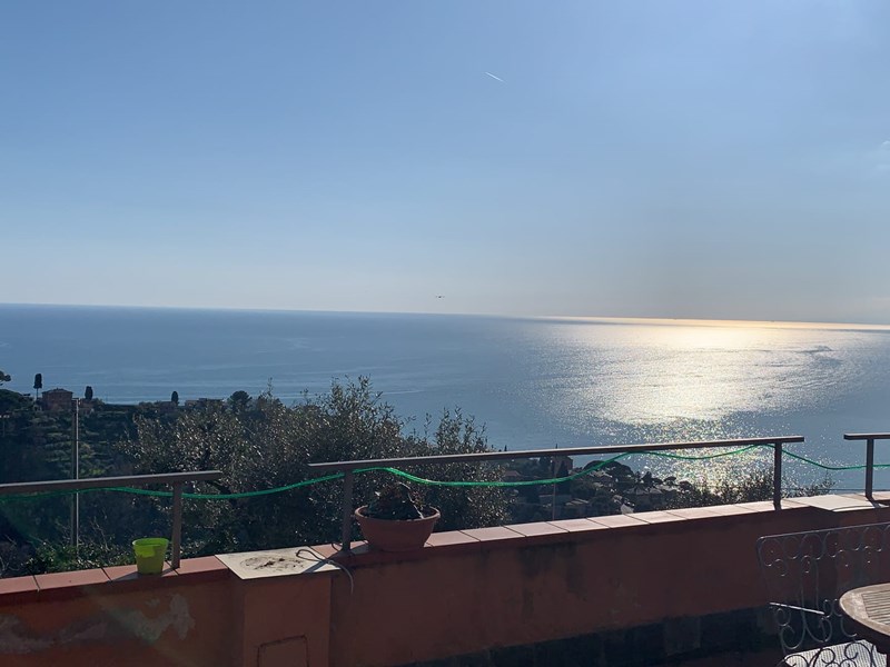 Appartamento in Affitto a Recco, 1'300€, 115 m², arredato