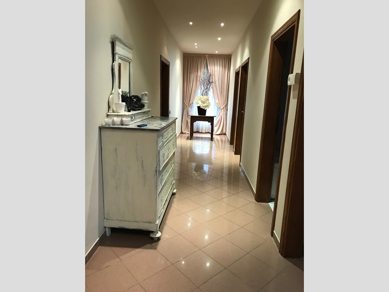 Appartamento in Vendita a Empoli, zona Avane, 245'000€, 130 m², con Box