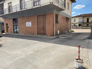 Magazzino in Affitto a Montevarchi, zona Montevarchi, 1'500&euro;, 800 m²
