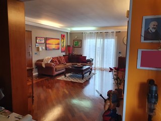 Appartamento in Vendita a Palermo, zona Guarnaschelli, 156'000€, 133 m²