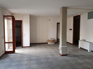 Ufficio in Vendita a Lucca, zona Sant'Anna, 530'000€, 240 m²