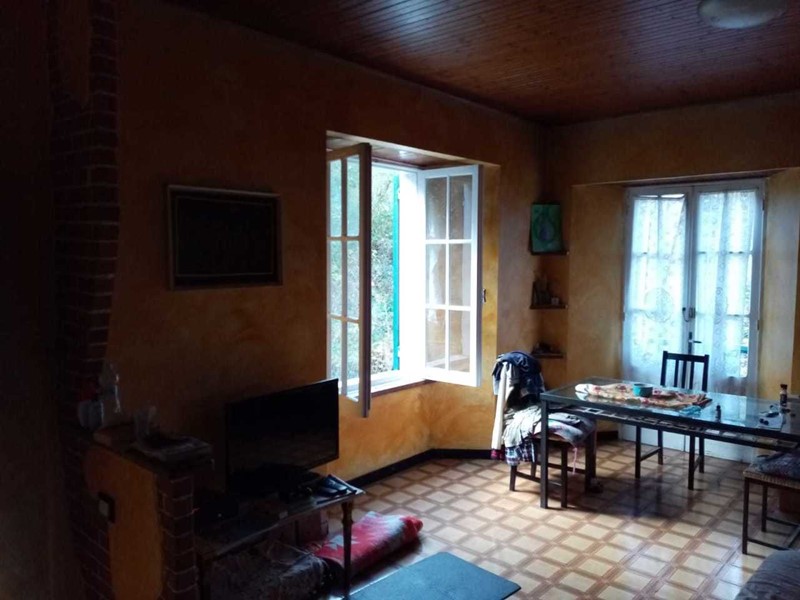 Appartamento in Vendita a Urbe, zona San Pietro D'olba, 29'000€, 90 m²