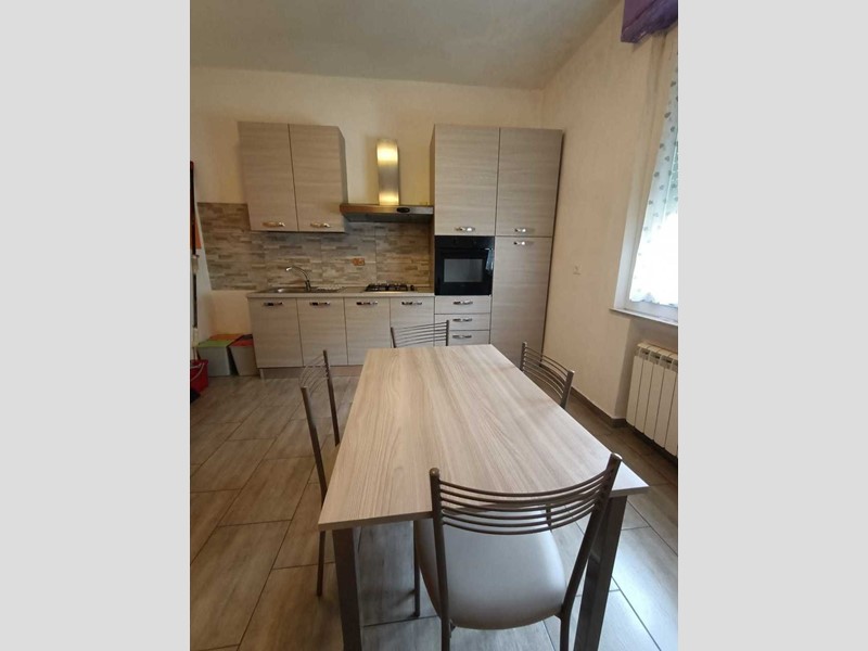 Trilocale in Vendita a Aulla, zona Aulla centro, 85'000€, 50 m², arredato