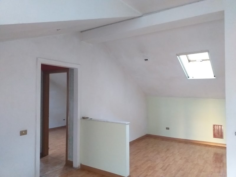 Quadrilocale in Vendita a Salerno, zona Fratte, 75'000&euro;, 65 m²