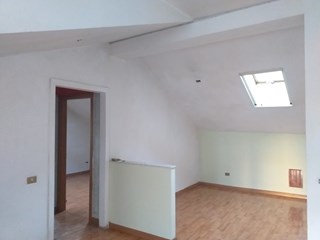 Quadrilocale in Vendita a Salerno, zona Fratte, 75'000&euro;, 65 m²