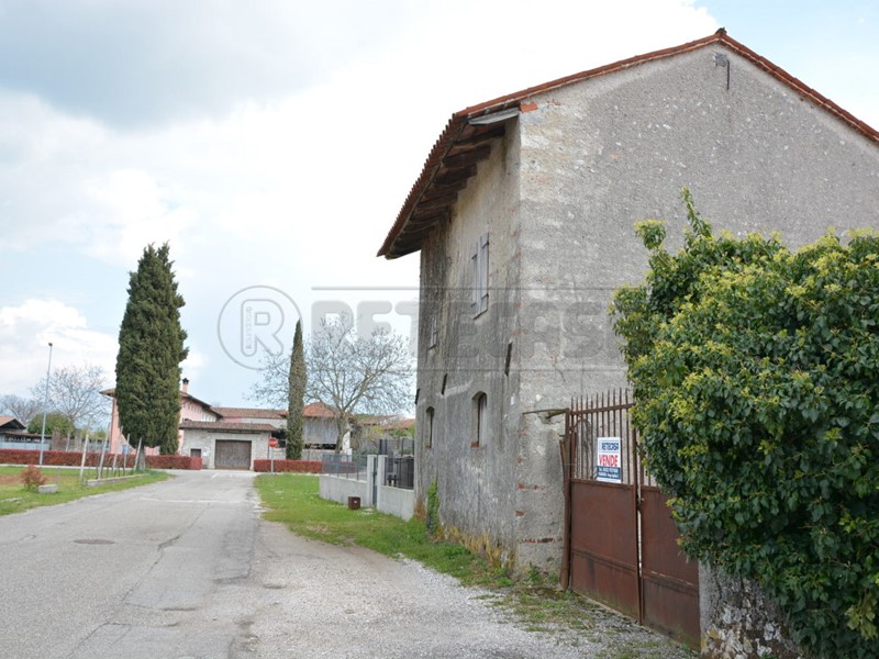 Casa Indipendente in Vendita a Premariacco, 52'000€, 162 m²