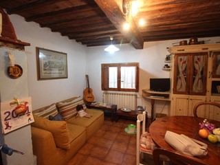 Quadrilocale in Vendita a Siena, zona Costalpino, 195'000€, 81 m²