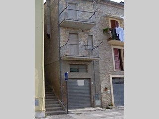 Casa Semi Indipendente in Vendita a Monsampolo del Tronto, 50'000€, 88 m²