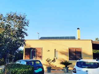Casa Indipendente in Vendita a Soleto, zona Contrada Piani , 147'000€, 80 m², arredato