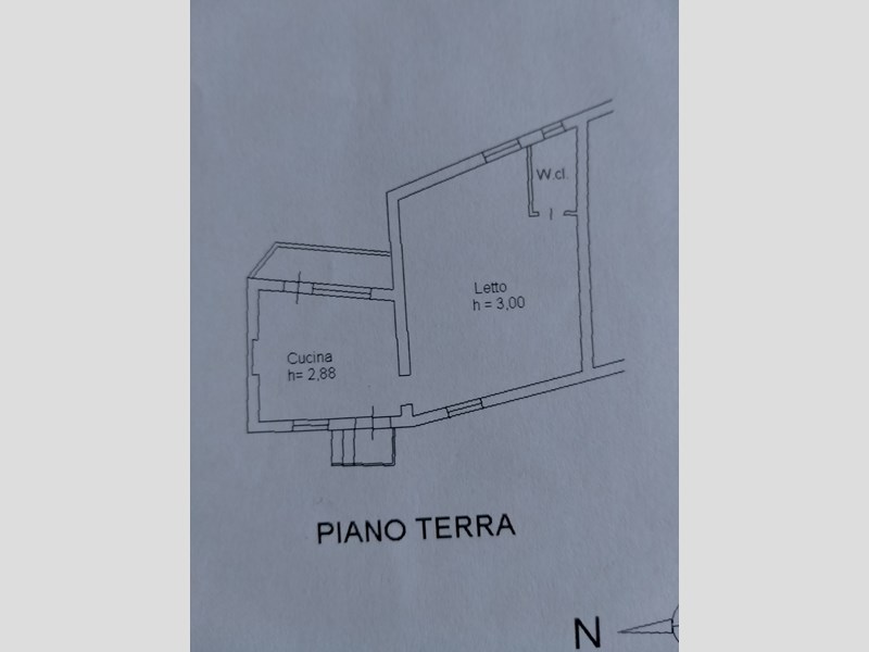 Bilocale in Vendita a Teramo, zona contrada Pantaneto, 25'000€, 53 m², arredato