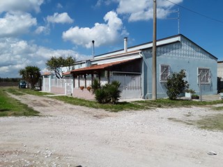 Villa in Vendita a Foggia, zona Gargano , 155'000&euro;, 200 m²