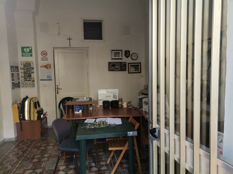 Ufficio in Affitto a Lizzano, zona centro, 270&euro;, 40 m²