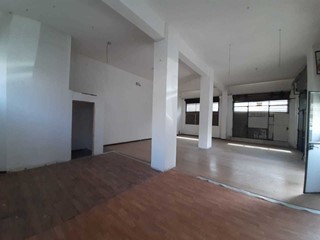 Magazzino in Affitto a La Spezia, zona mazzetta, 750&euro;, 90 m²
