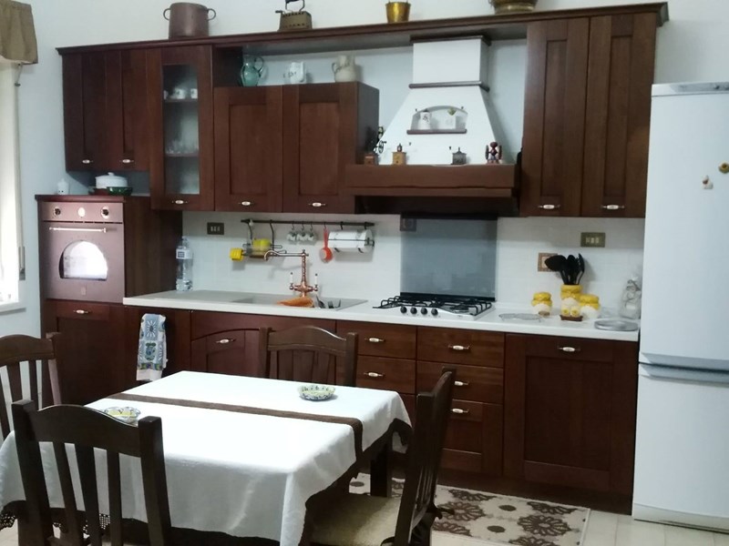 Appartamento in Vendita a Pietraperzia, 75'000€, 100 m²