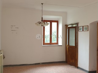 Casa Indipendente in Vendita a Castelnuovo Magra, 150'000€, 150 m²