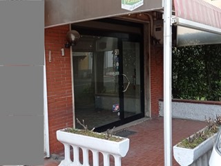 Capannone in Vendita a Lucca, zona Nave, 140'000€, 110 m²