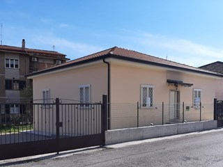 Casa Indipendente in Affitto a Cassino, zona Colosseo, 700€, 100 m²
