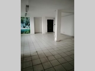 Laboratorio in Affitto a Cusano Milanino, 70'000€, 100 m²