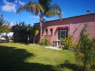 Immobile commerciale in Vendita a Avola, 3000 m²