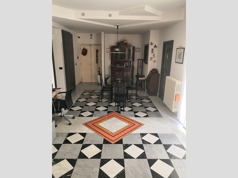 Quadrilocale in Vendita a Ascoli Piceno, zona Piazza Immacolata, 130'000€, 93 m²