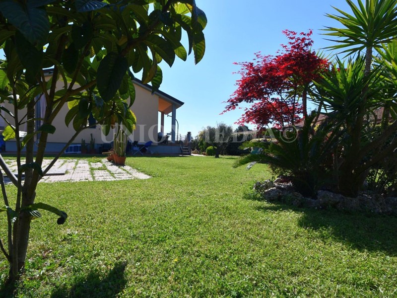 Casa Indipendente in Vendita a Sarzana, 530'000&euro;, 200 m²