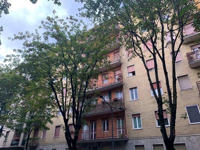 Monolocale in Vendita a Milano, zona GAMBARA, 109'000€, 35 m², arredato