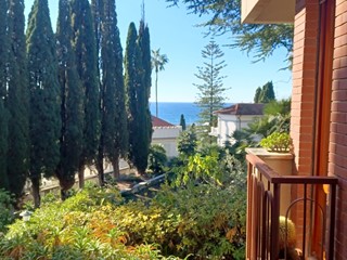 Trilocale in Vendita a Sanremo, 320'000€, 85 m², con Box