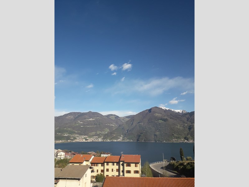 Casa Indipendente in Vendita a Castro, zona Lovere, 350'000€, 240 m²