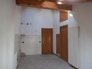 Bilocale in Vendita a Azzano San Paolo, zona in centro storico del paese , 80'900€, 40 m²