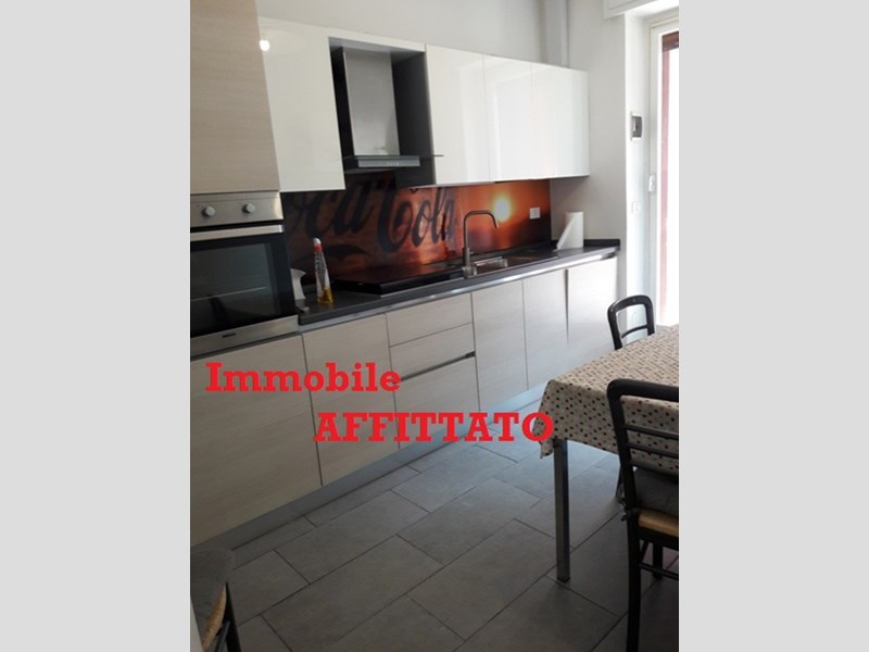 Trilocale in Affitto a Milano, zona Affori via Armellini 25 zona via A. Astesani, 950€, 110 m²