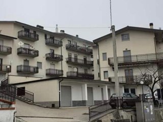 Quadrilocale in Vendita a Lama dei Peligni, zona Residenziale , 59'000€, 70 m²