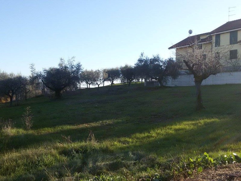 Terreno edificabile in Vendita a Appignano del Tronto, 30'000€, 900 m²