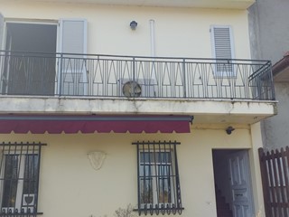 Casa Semi Indipendente in Vendita a Montescudo Monte Colombo, zona Croce, 133'000€, 90 m²