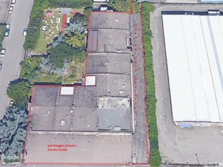 Capannone in Vendita a Parma, zona Parma CittÃ  Ovest, 550'000€, 1100 m²