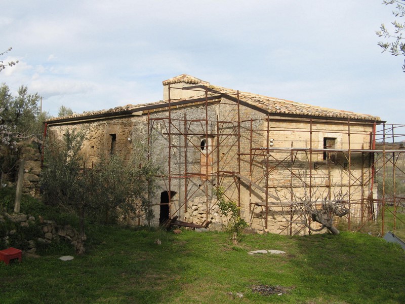 Casa Indipendente in Vendita a Tocco da Casauria, zona Contrada, 40'000€, 140 m²