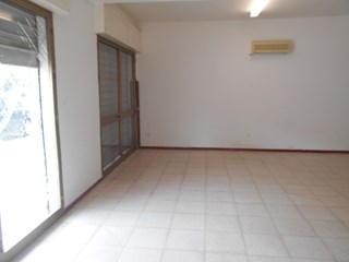 Magazzino in Affitto a Castelvetrano, zona Giallonghi, 300€, 130 m²
