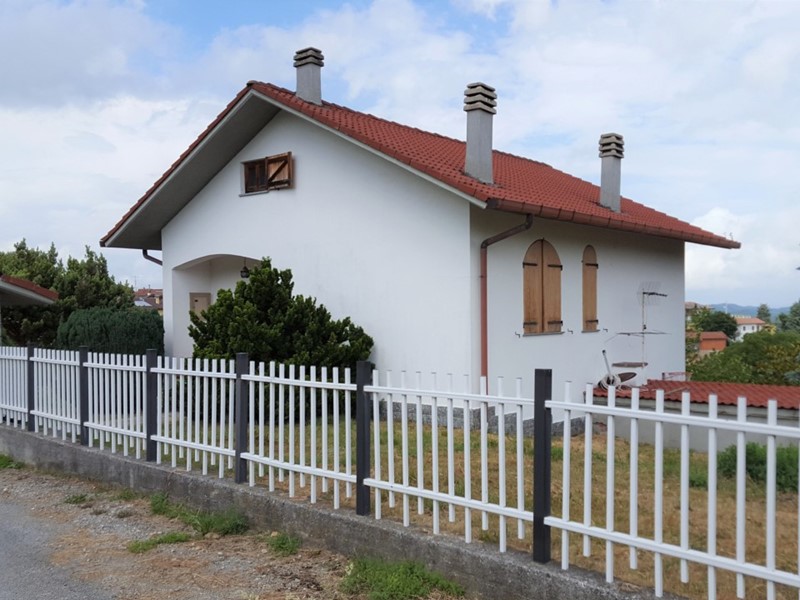 Casa Indipendente in Vendita a Roccavignale, 170'000€, 120 m²