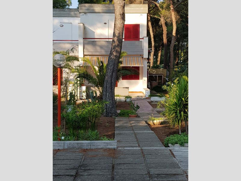 Villa bifamiliare in Affitto a Castellaneta, 1'250&euro;, 100 m², arredato