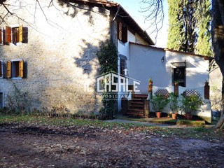 Rustico in Vendita a Dicomano, zona Corella, 185'000€, 186 m²