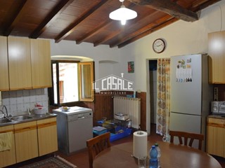 Quadrilocale in Vendita a Dicomano, zona Dicomano, 73'000€, 90 m²