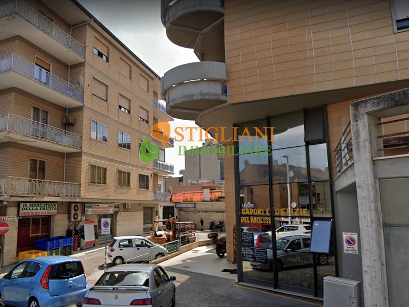 Immobile commerciale in Vendita a Campobasso, zona Via Nebbia, 119'000€, 80 m²