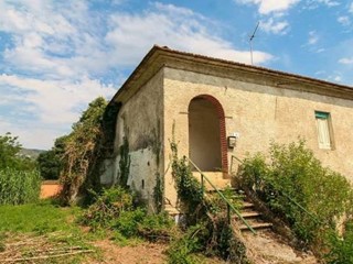Casa di corte in Vendita a Vinci, 230'000€, 410 m²