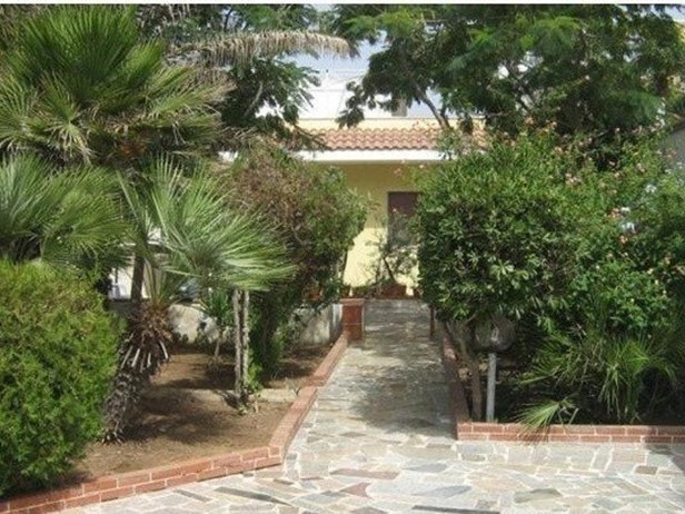 Villa in Affitto a Maruggio, zona Litoranea salentina , 2'200&euro;, 70 m², arredato