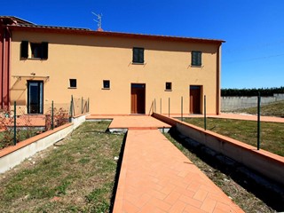 Casa di corte in Vendita a Vinci, zona Sovigliana, 210'000€, 100 m²