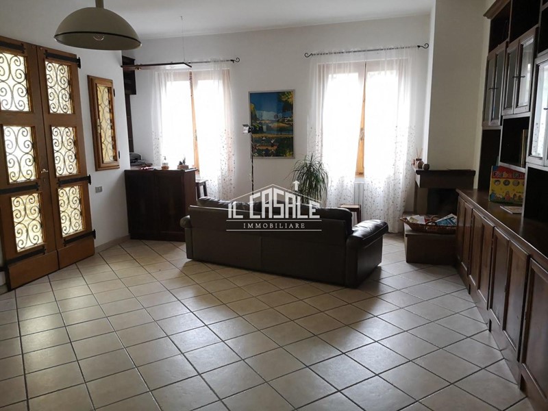 Ufficio in Vendita a Dicomano, 80'000€, 100 m²